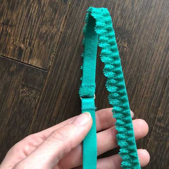 Turquoise bra 34C - Picture 3 of 5